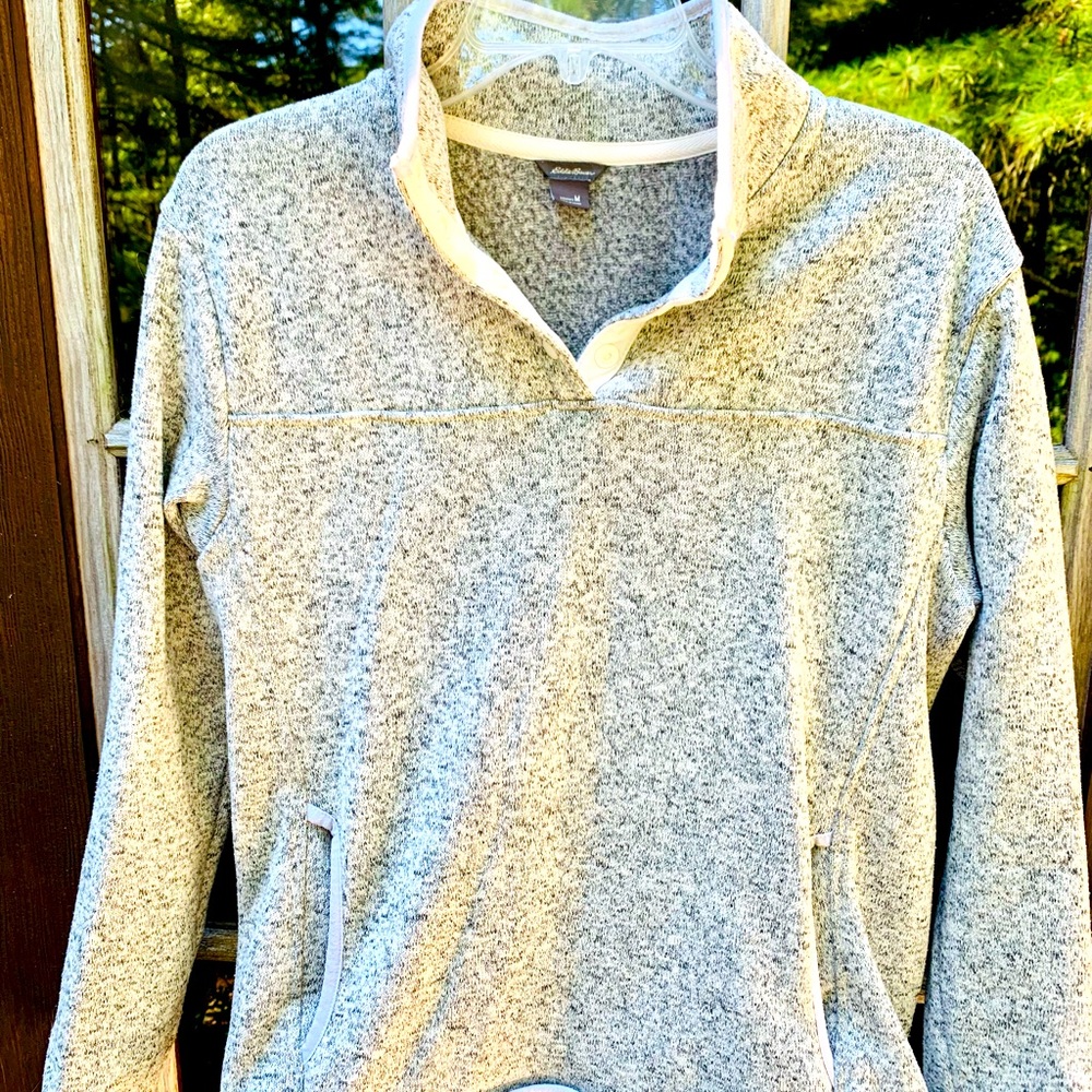 Eddie Bauer light grey pullover half zip sweatshirt sweater with pockets